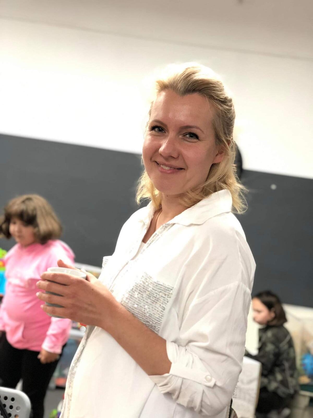 Kobiety z Ukrainy otoczone opieką - fundacja wstań - wstań.pl
