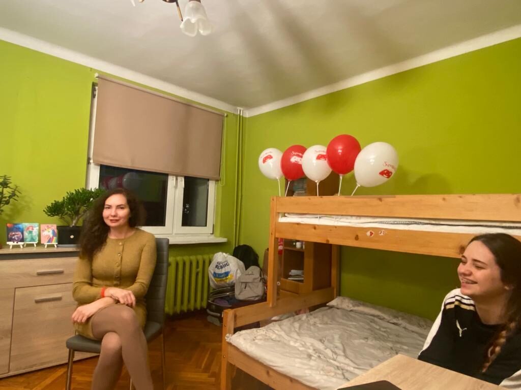 Kobiety z Ukrainy otoczone opieką - fundacja wstań - wstań.pl